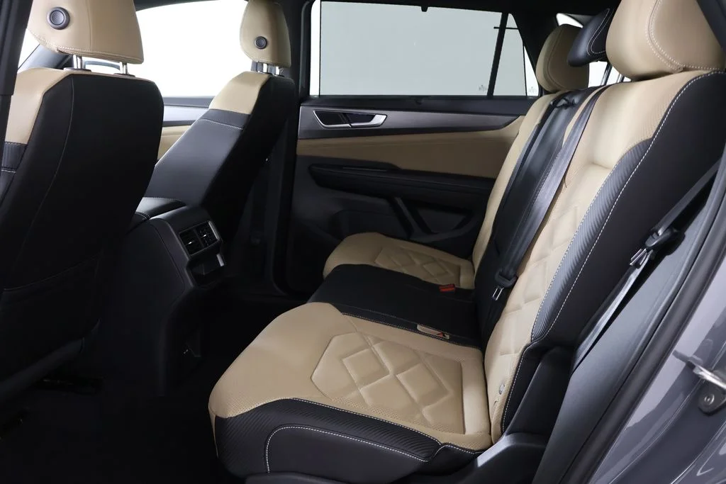 New 2026 Gray Volkswagen 2.0T SE w/Technology image 9