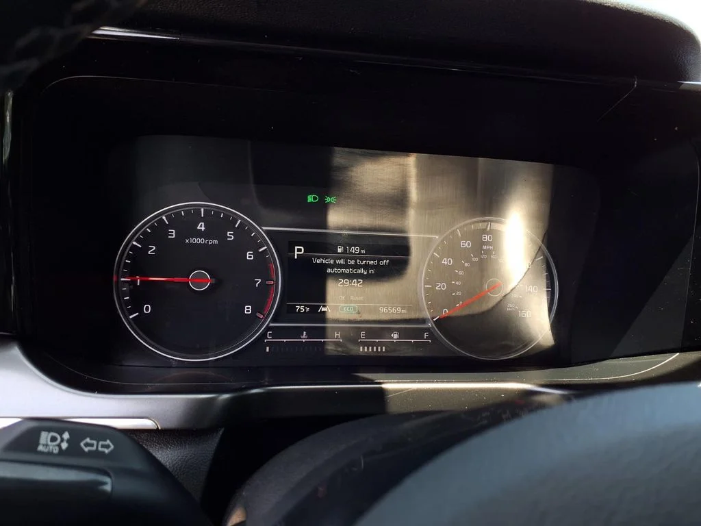 Used 2022 Red Kia S image 13