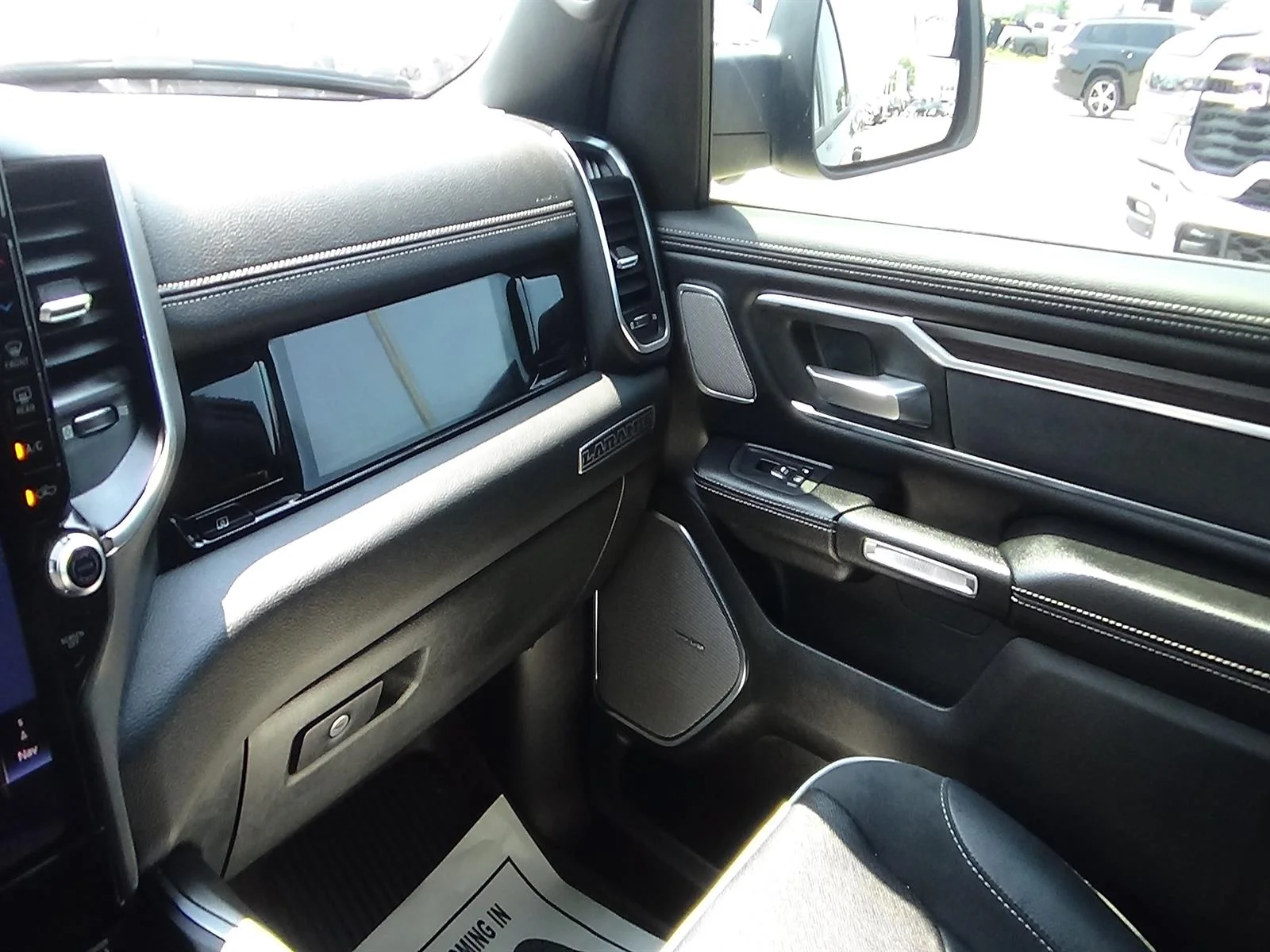 Used 2025 Granite Crystal Metallic Clear Coat (pau) RAM Laramie image 36