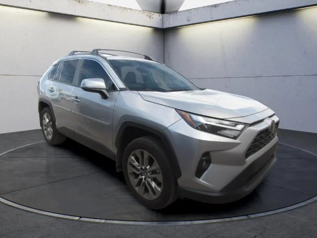 Used 2025 Silver Sky Metallic Toyota XLE Premium image 2
