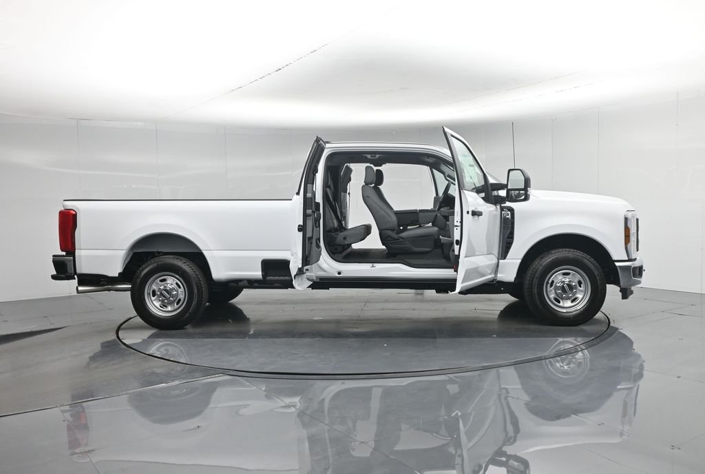 New 2026 Oxford White Ford XL image 33