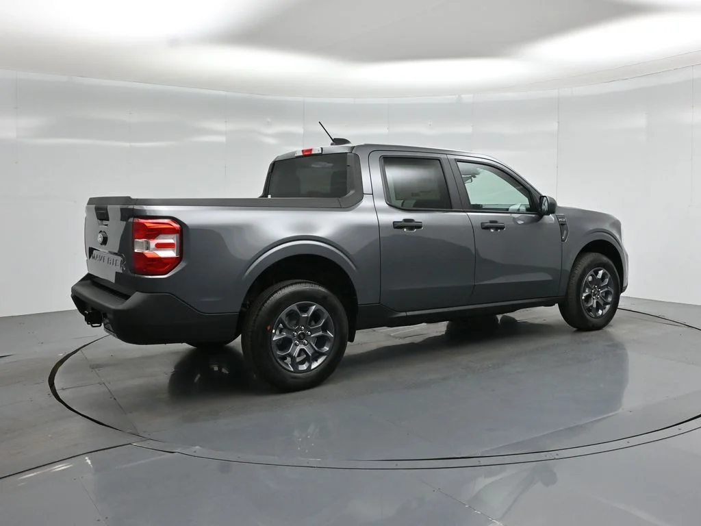 New 2026 Carbonized Gray Metallic Ford XLT image 22