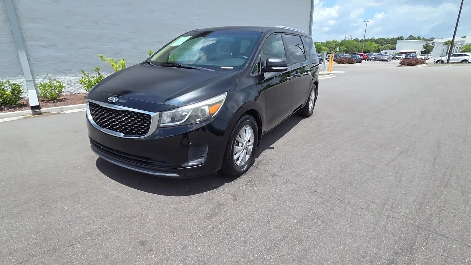 2017 Kia Sedona LX's photo