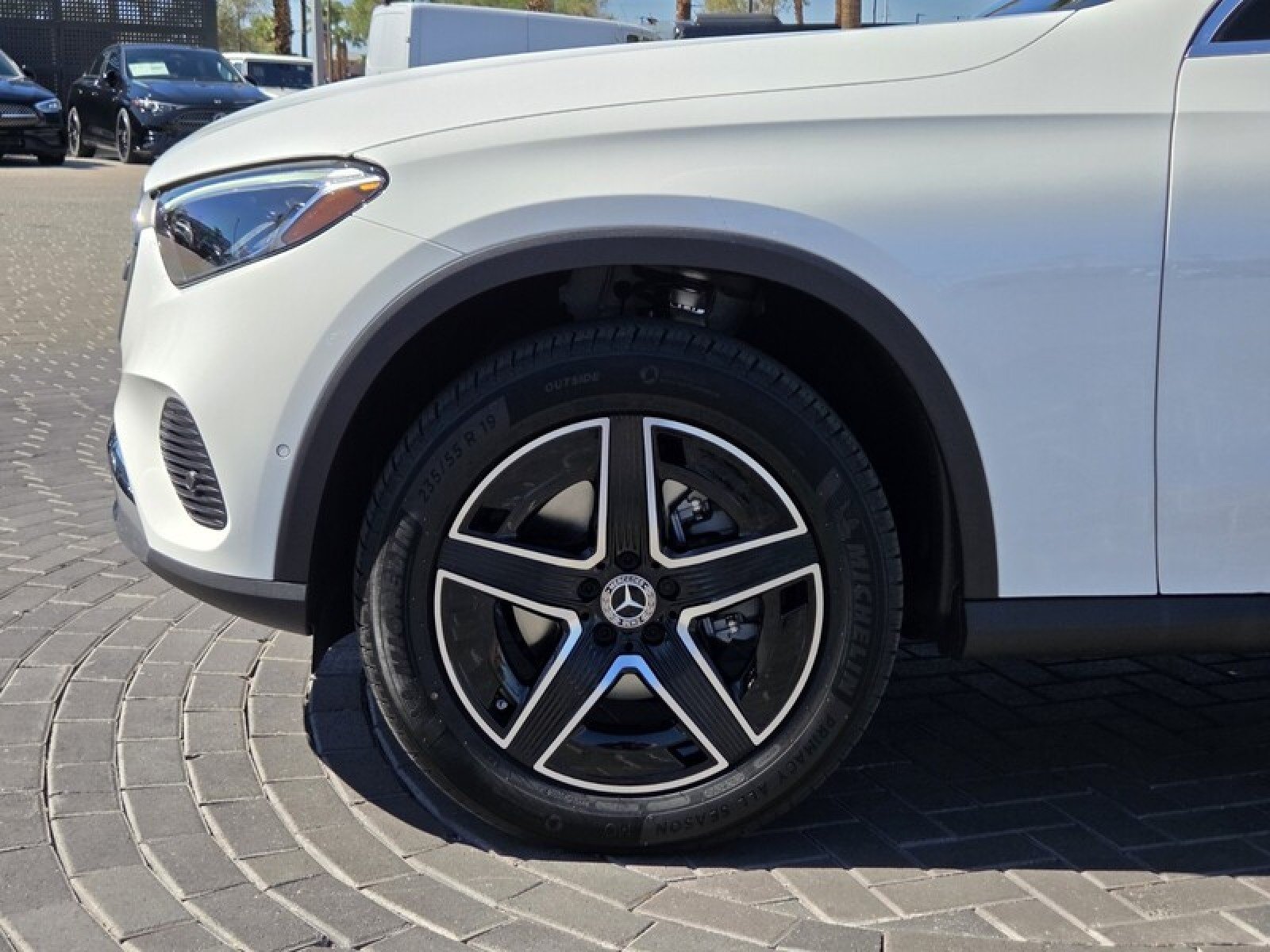 New 2027 Polar White Mercedes-Benz GLC 300 SUV image 10