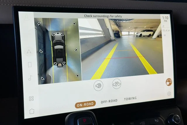 New 2026 Fuji White Land Rover X-Dynamic SE image 18