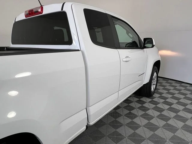 Used 2021 White Chevrolet LT image 9