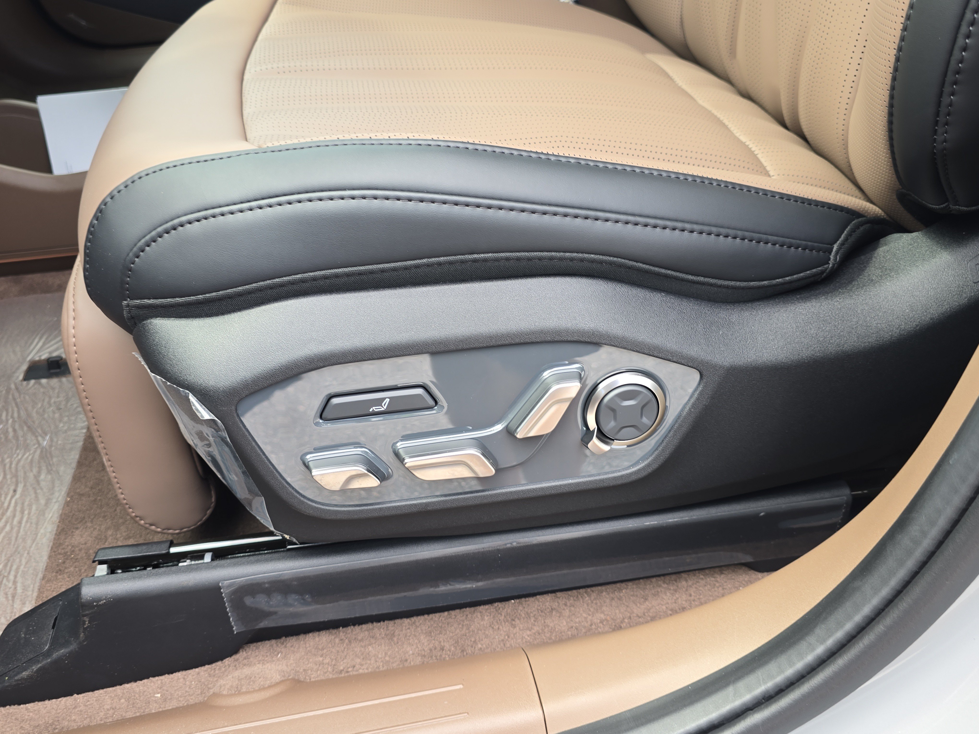New 2026 Wolf Gray / Black Roof Kia GT-Line AWD image 21