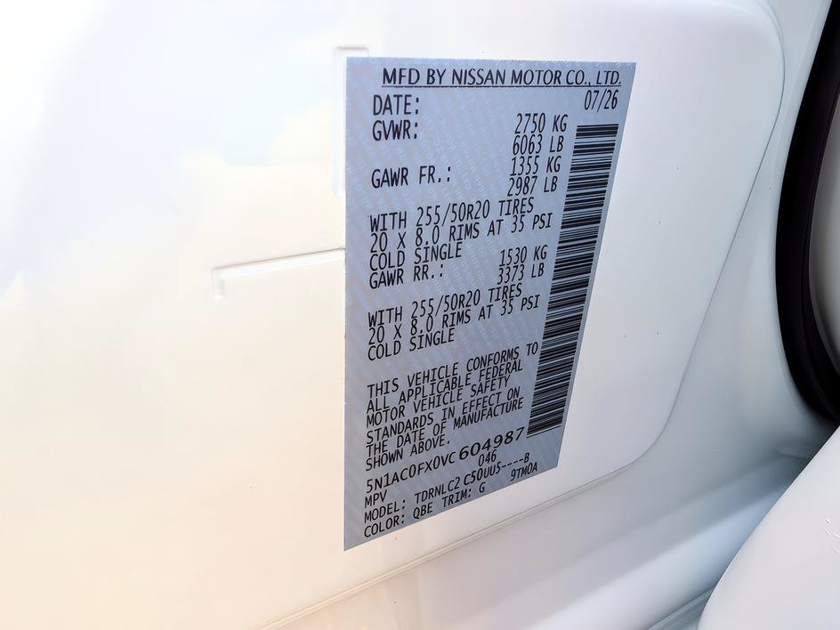New 2027 2T RAD WHT INFINITI SPORT image 26