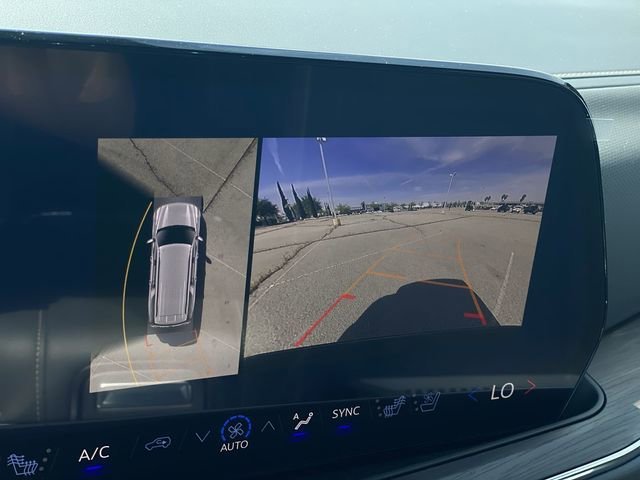 2026 Chevrolet Suburban Premier - Photo 25