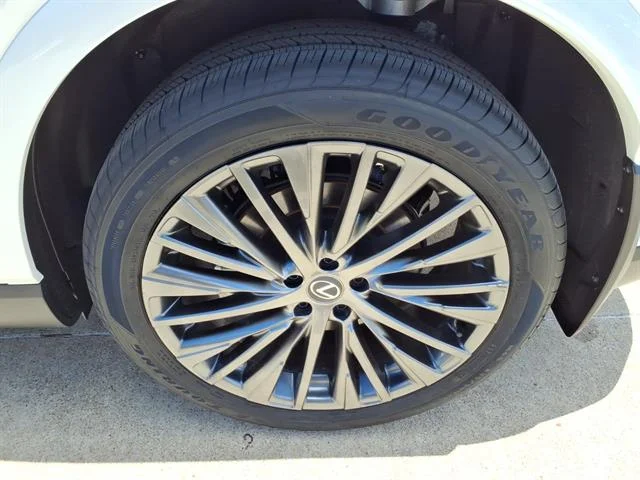 Used 2023 Iridium Lexus Luxury image 19