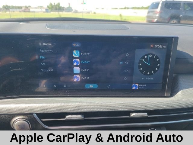 Used 2025 White Hyundai SEL image 9