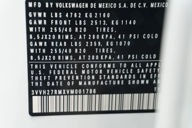 New 2027 Opal White Pearl Volkswagen SE R-Line Black image 36