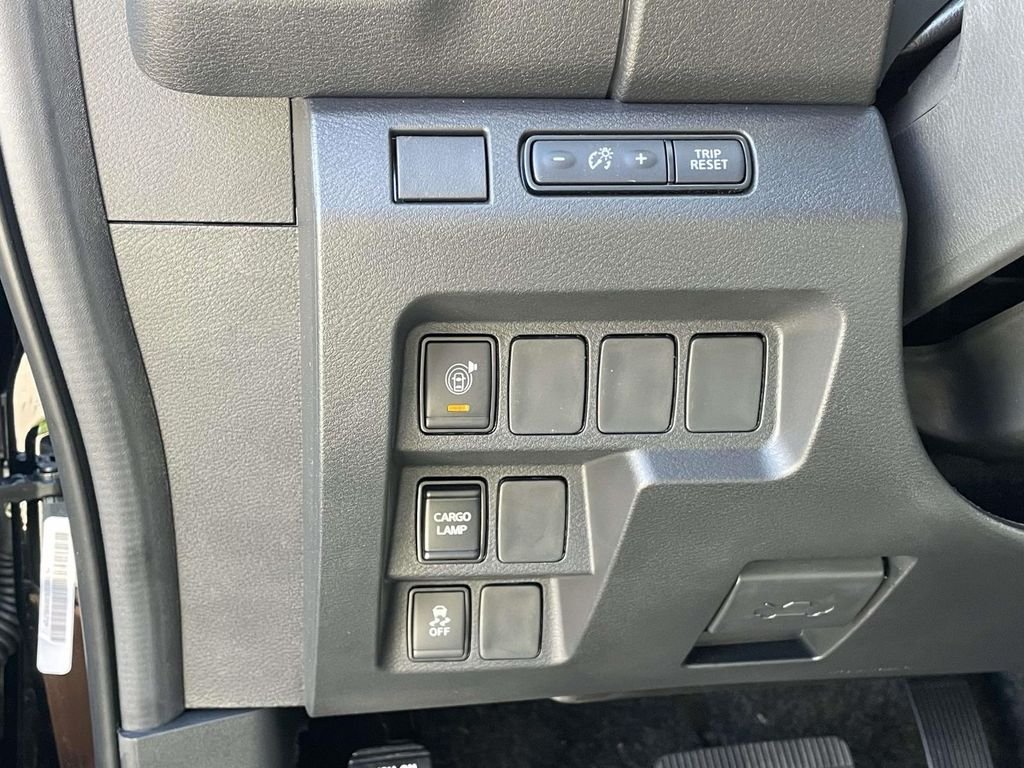 New 2026 Super Black Nissan Crew Cab SV image 18