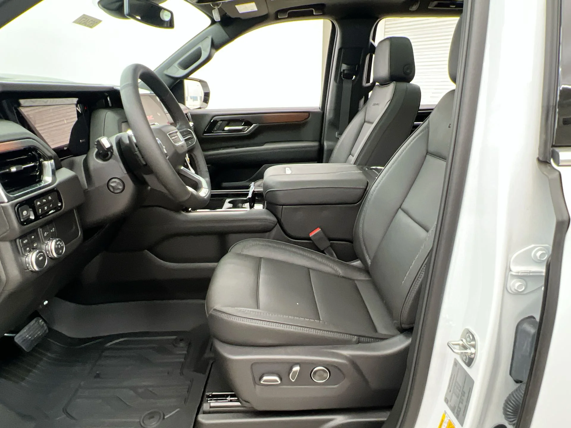 2026 GMC Yukon XL Denali - Photo 63