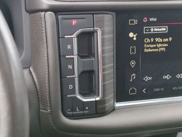 Used 2022 White GMC Denali image 26