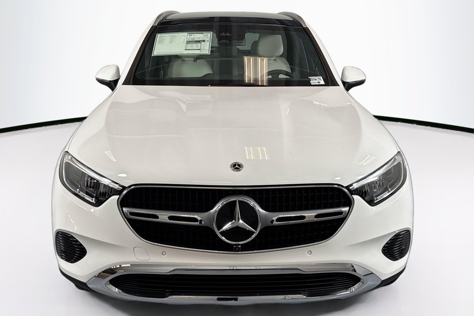 New 2026 Polar White Mercedes-Benz GLC 300 image 2
