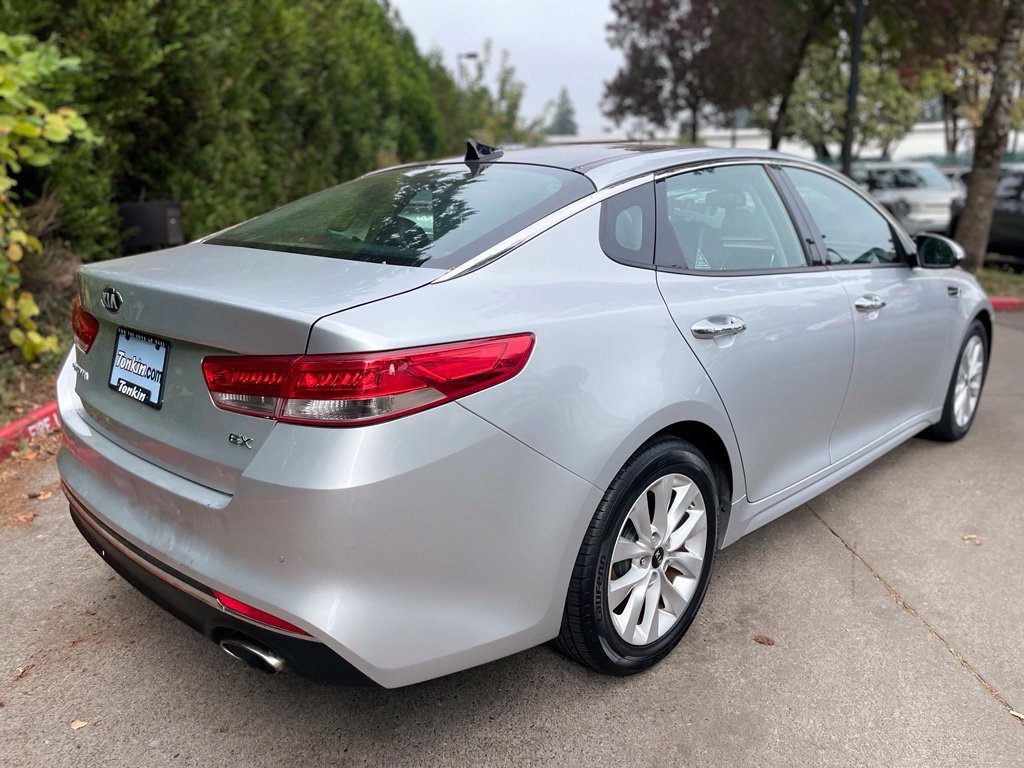 Used 2018 Sparkling Silver Kia EX image 3