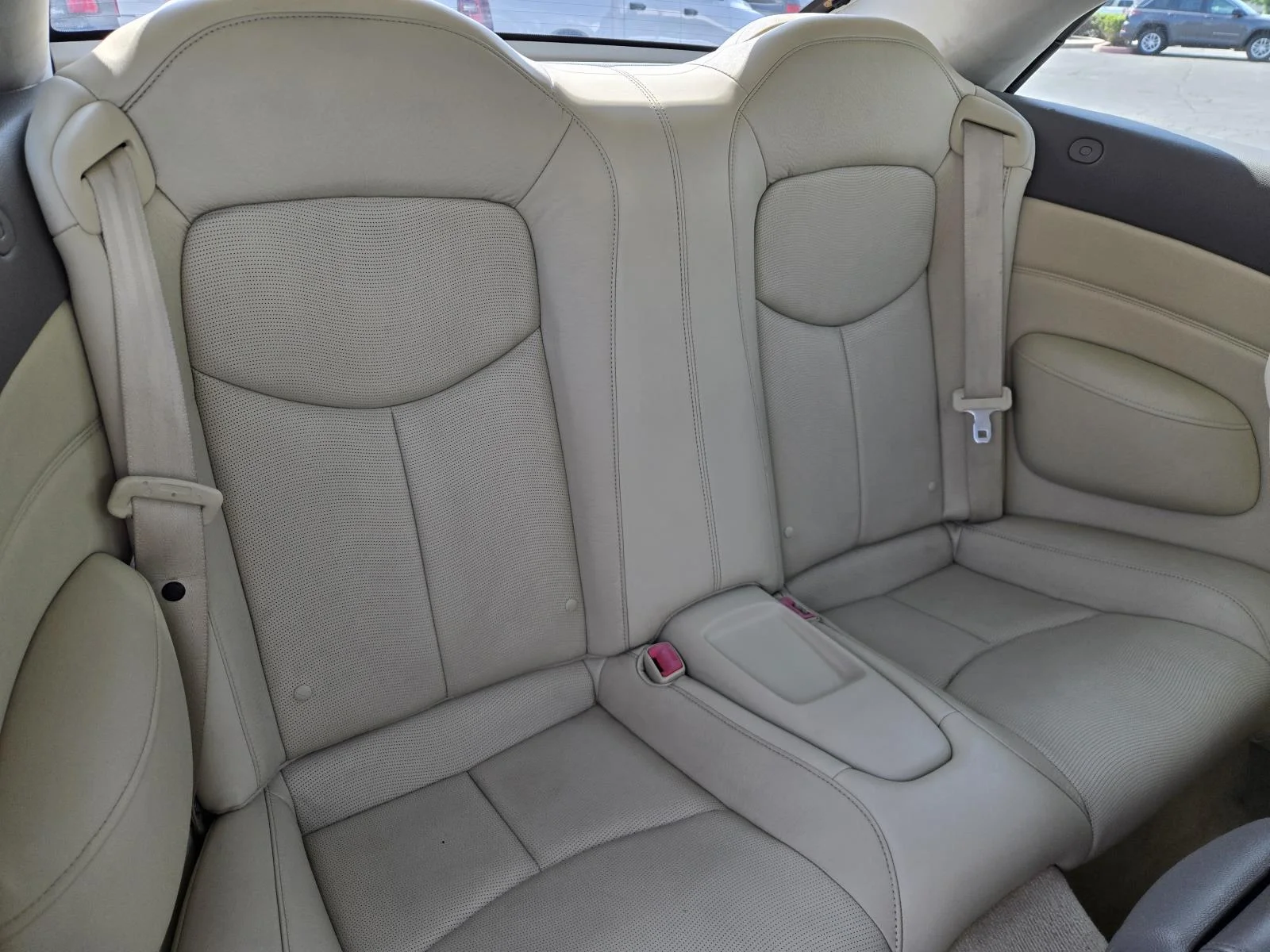 Used 2011 Moonlight White INFINITI 2dr Base image 27