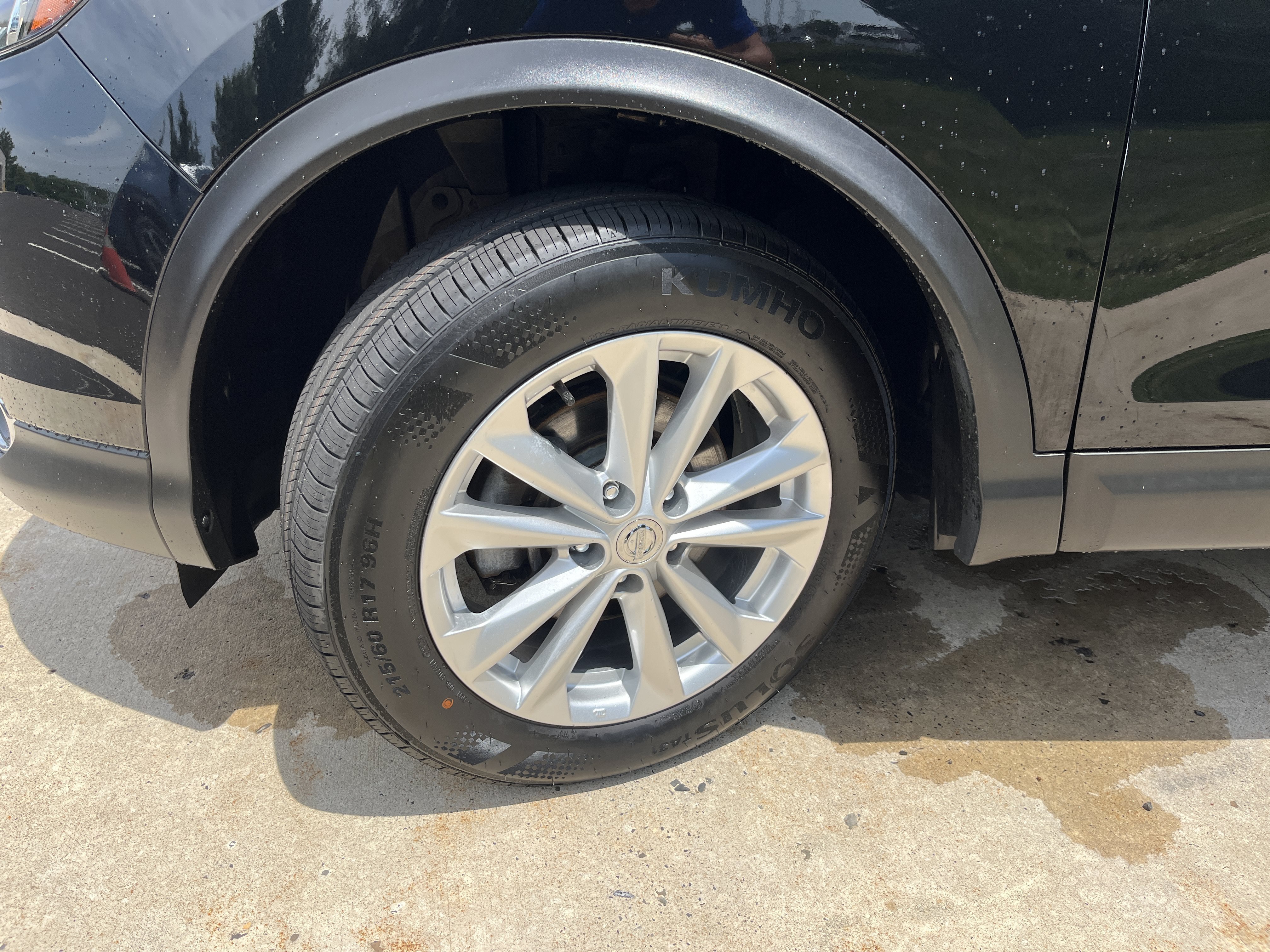 Used 2017 Magnetic Black Nissan SV image 15