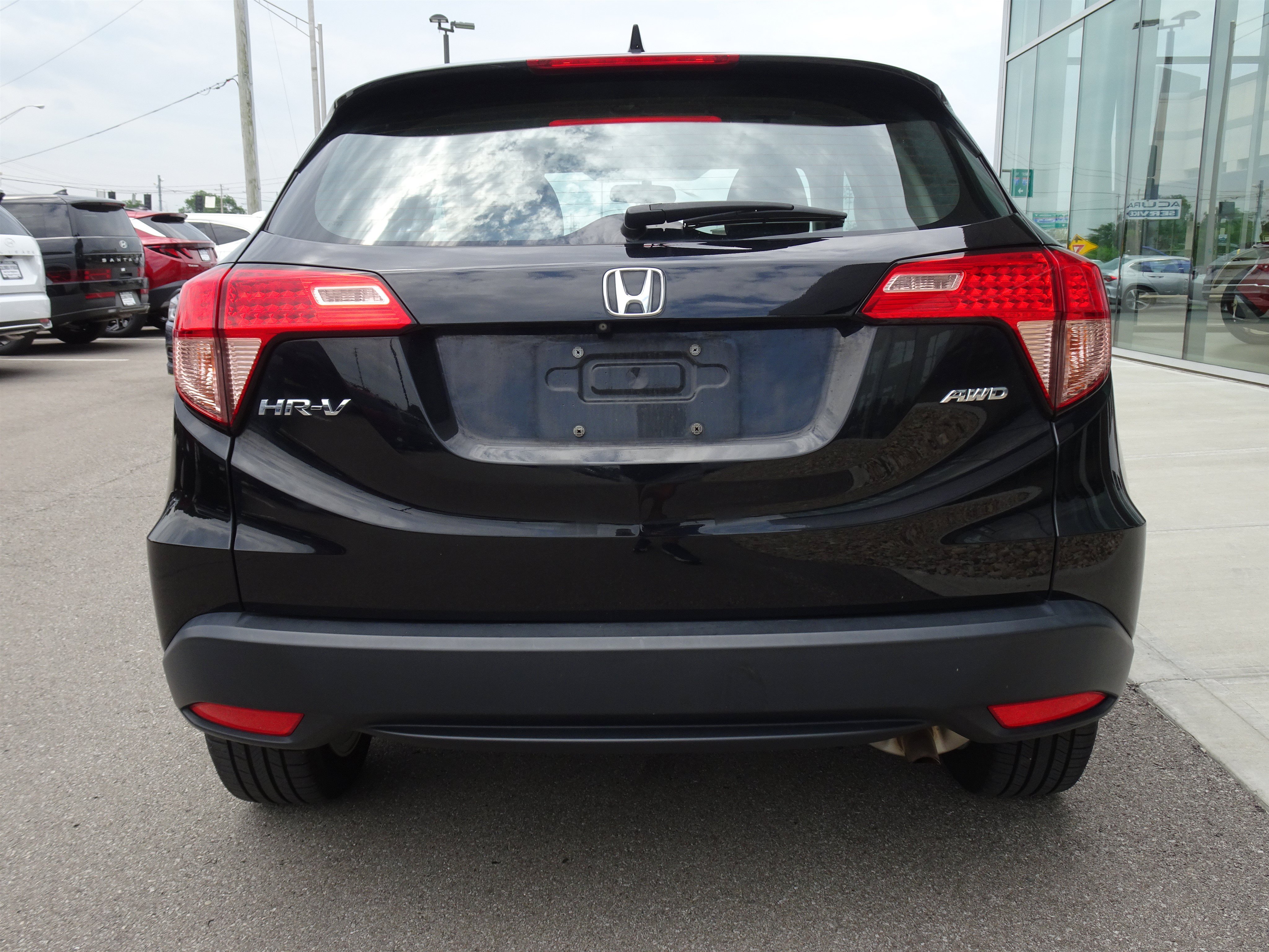 Used 2018  Honda LX image 4