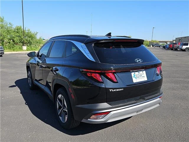 New 2026 Phantom Black Hyundai SEL image 3