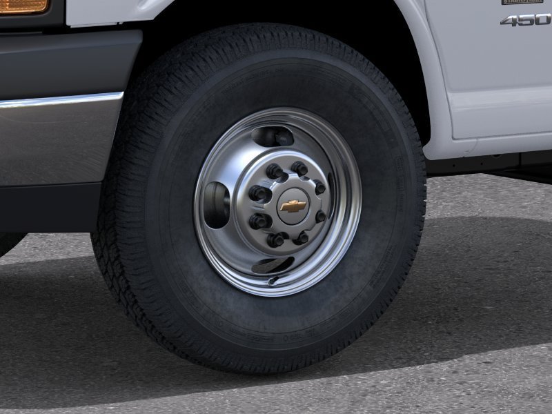 New 2026 Summit White Chevrolet 1WT image 9