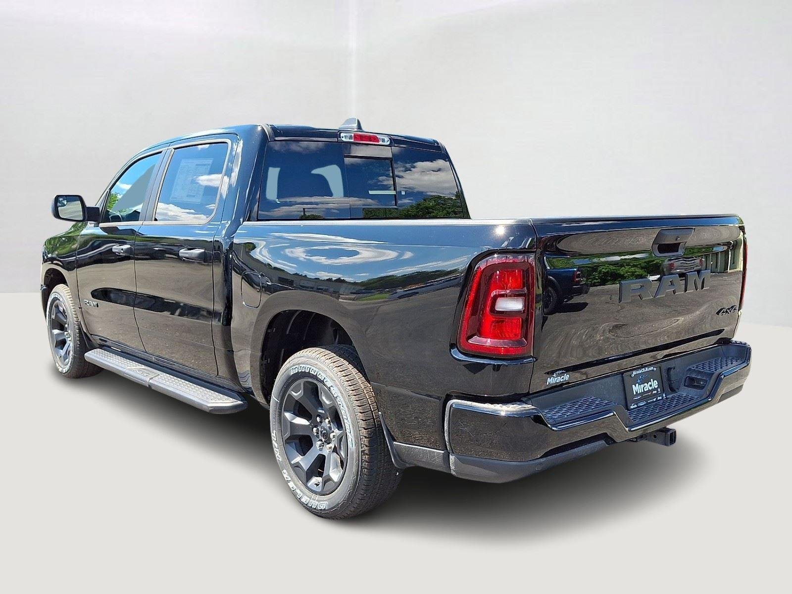 New 2026 Diamond Black Crystal Pearl-Coat Exterior Paint RAM Express image 5