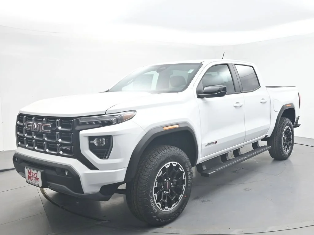 2026 GMC Canyon 4WD AT4 Crew Cab Short Box's photo