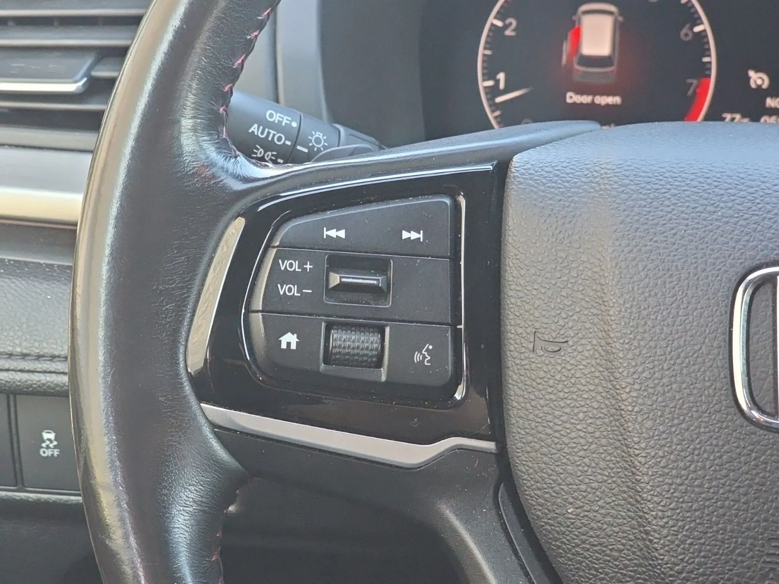 Used 2025  Honda Sport-L image 38