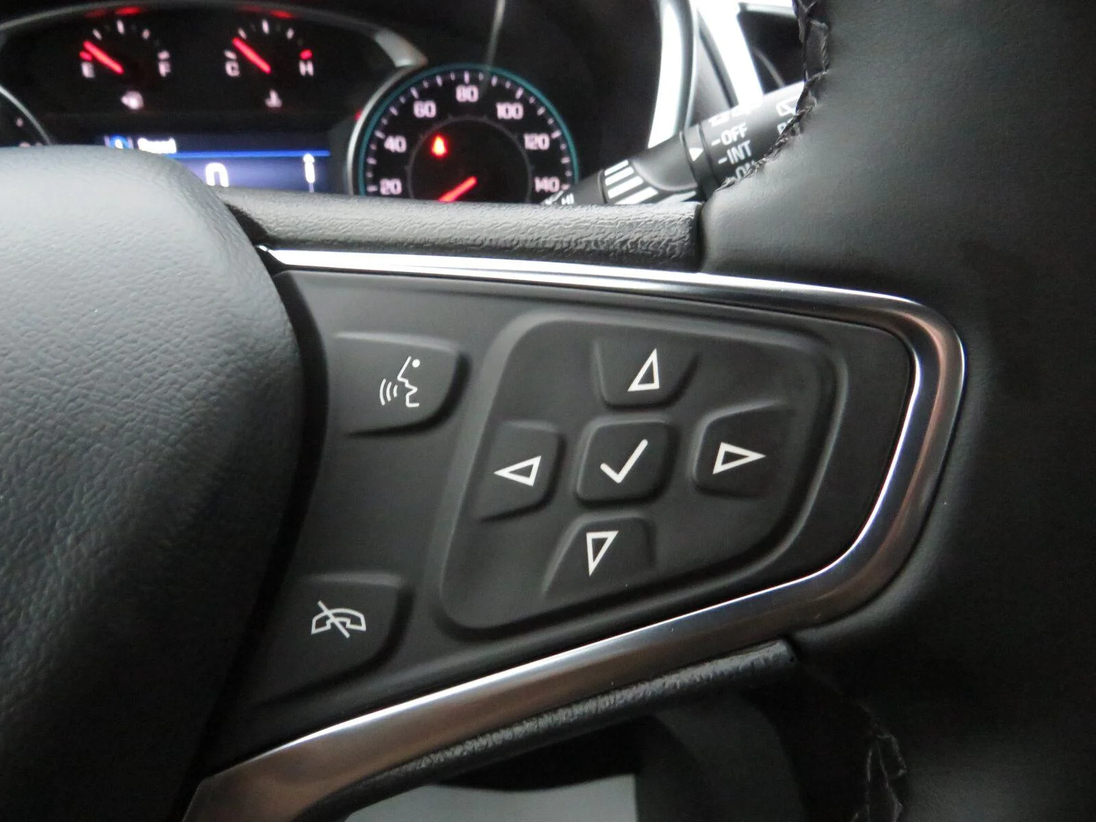 Used 2024 Sterling Gray Metallic Chevrolet LT image 32