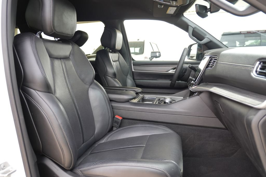 Used 2024 White Jeep Series II image 14