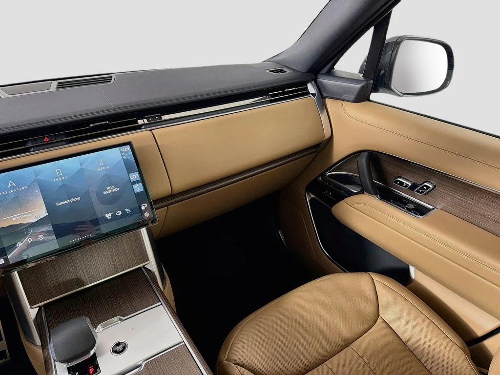 New 2026 Santorini Black Land Rover SE image 25