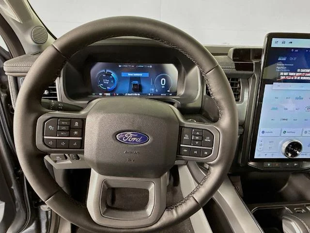 2025 Ford F-150 Lightning Flash - Photo 46
