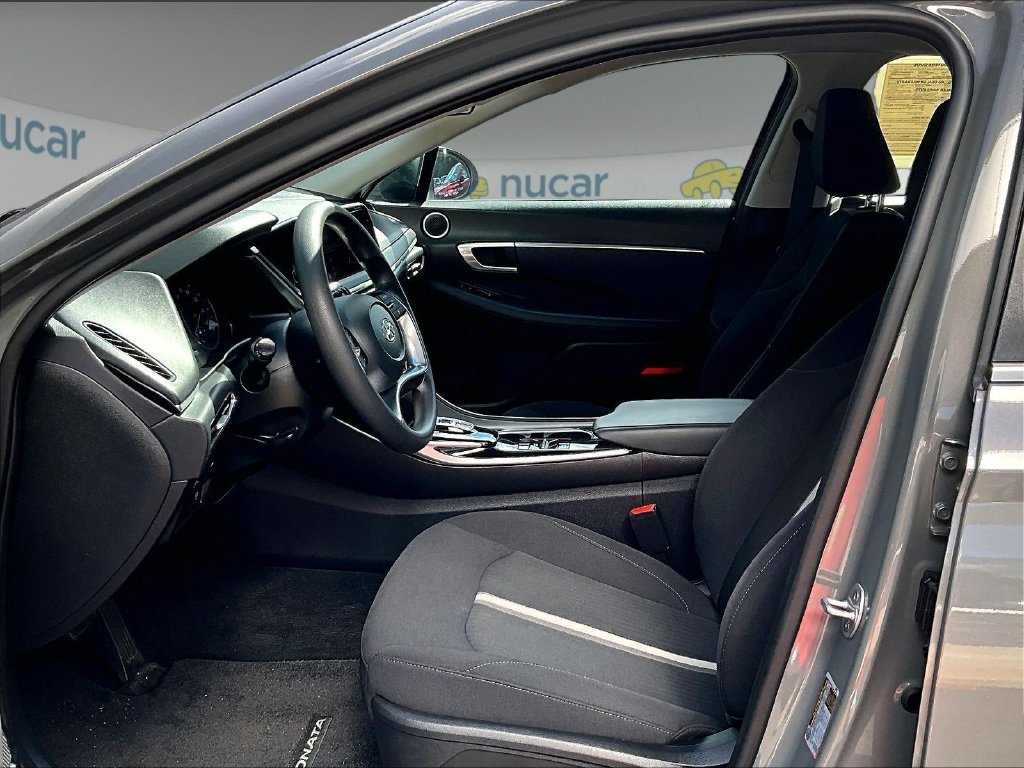 Used 2023 Gray Hyundai SEL image 10