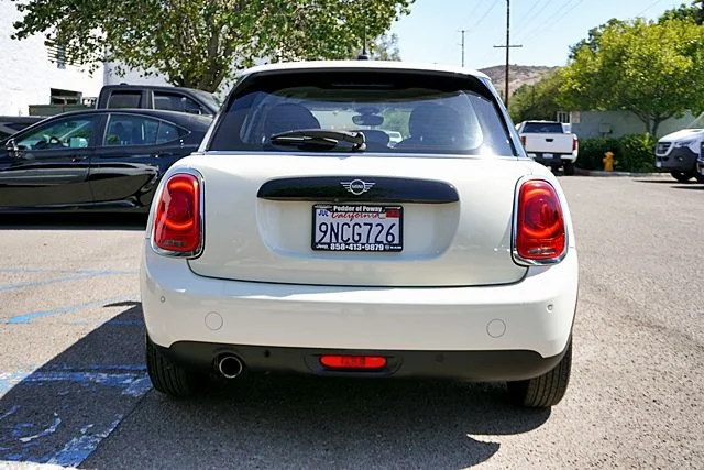 Used 2019 White MINI Classic image 8