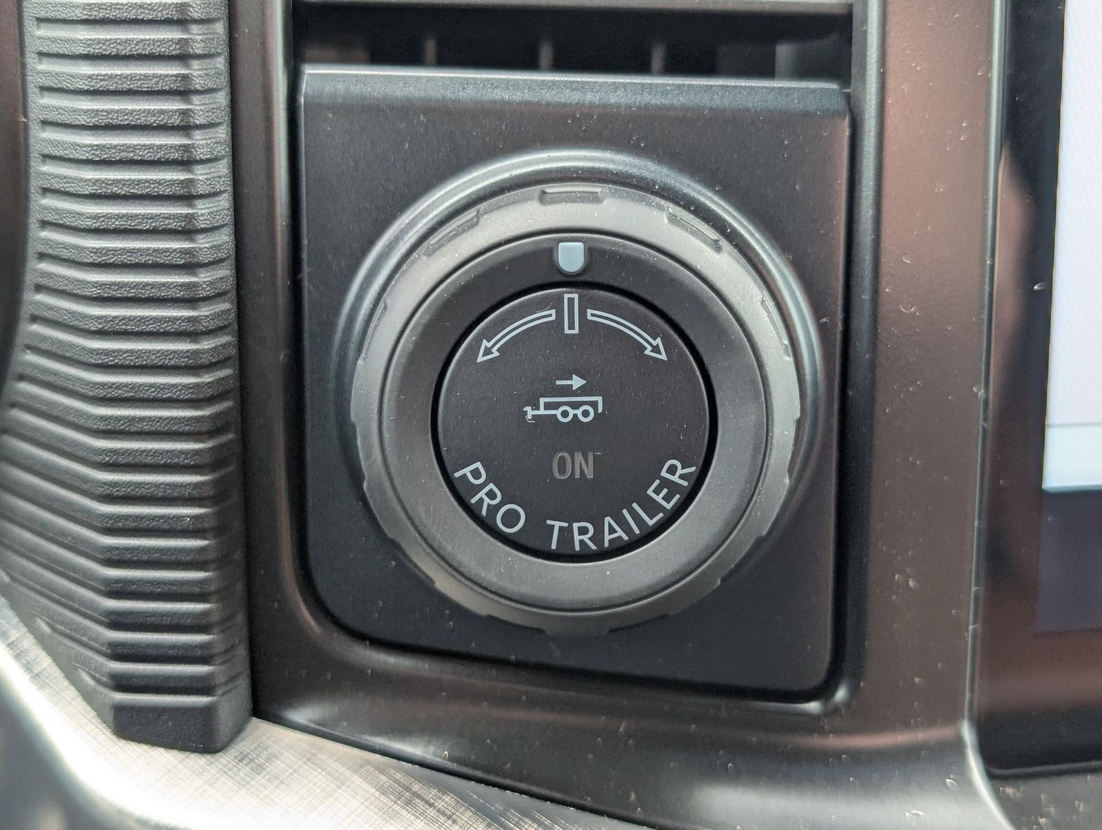 New 2026 Star White Metallic Tri-Coat Ford King Ranch image 24