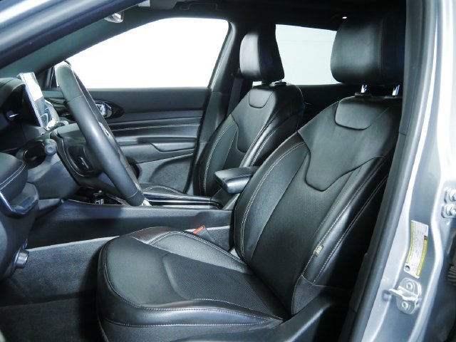 Used 2023 Silver Jeep High Altitude image 20