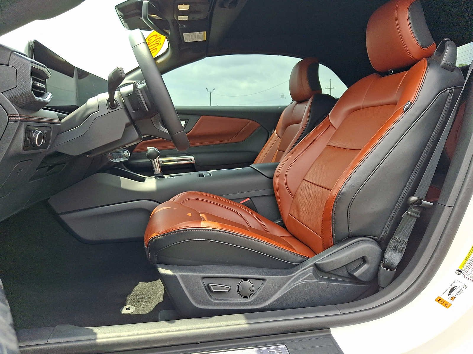 Used 2025 Oxford White Ford GT Premium image 13