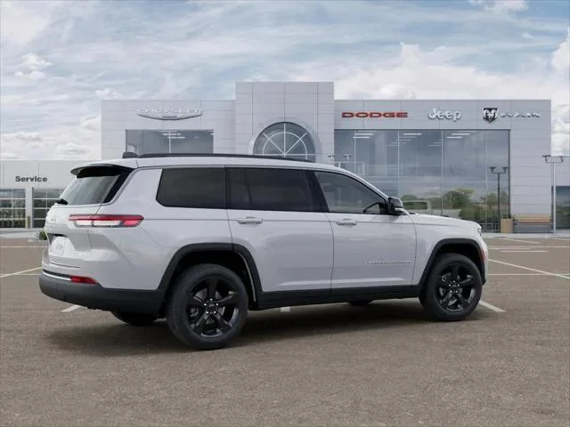 New 2026 Bright White Clear-Coat Exterior Paint Jeep Limited image 30
