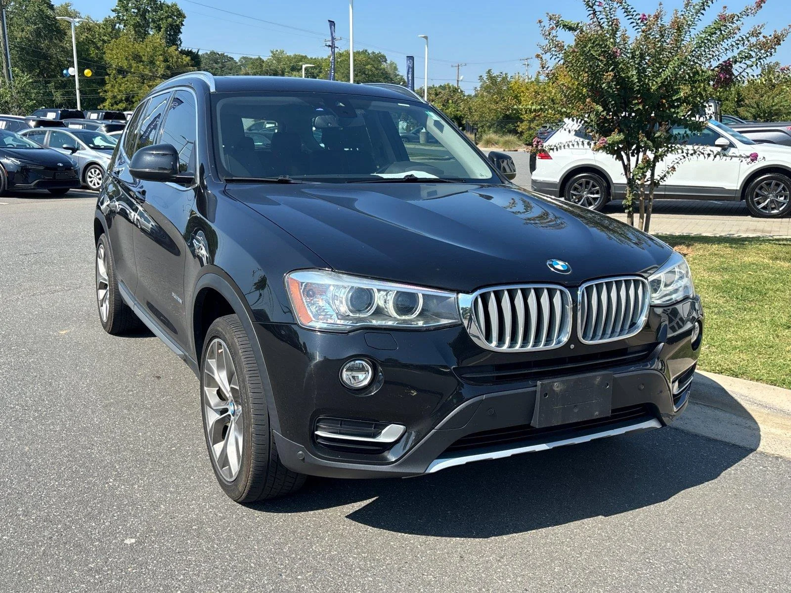 Used 2017 Black Sapphire Metallic BMW xDrive28i image 7