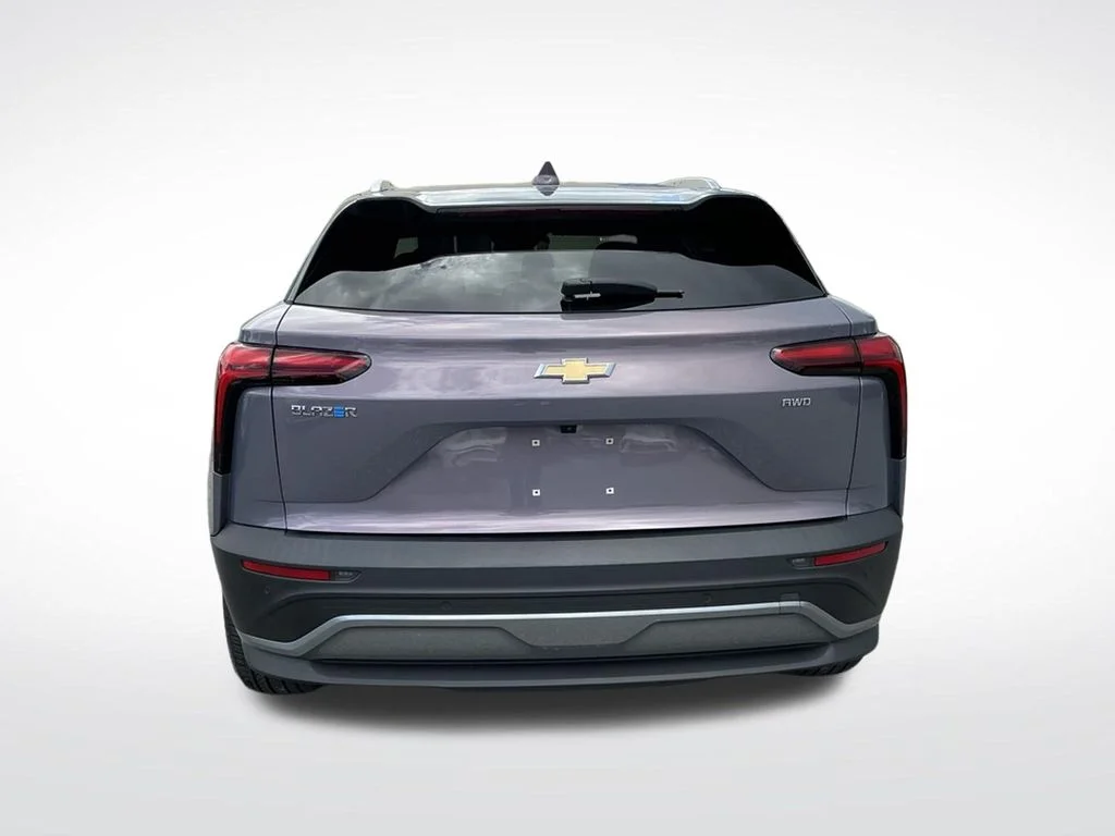 Used 2024 Gray Chevrolet LT image 10