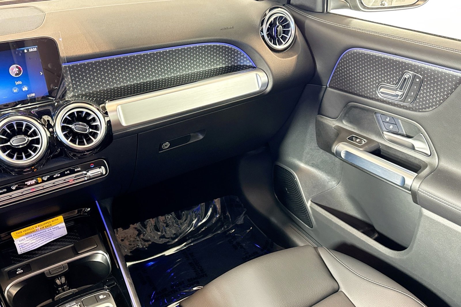 New 2026 Mountain Grey Metallic Mercedes-Benz GLB 250 image 21