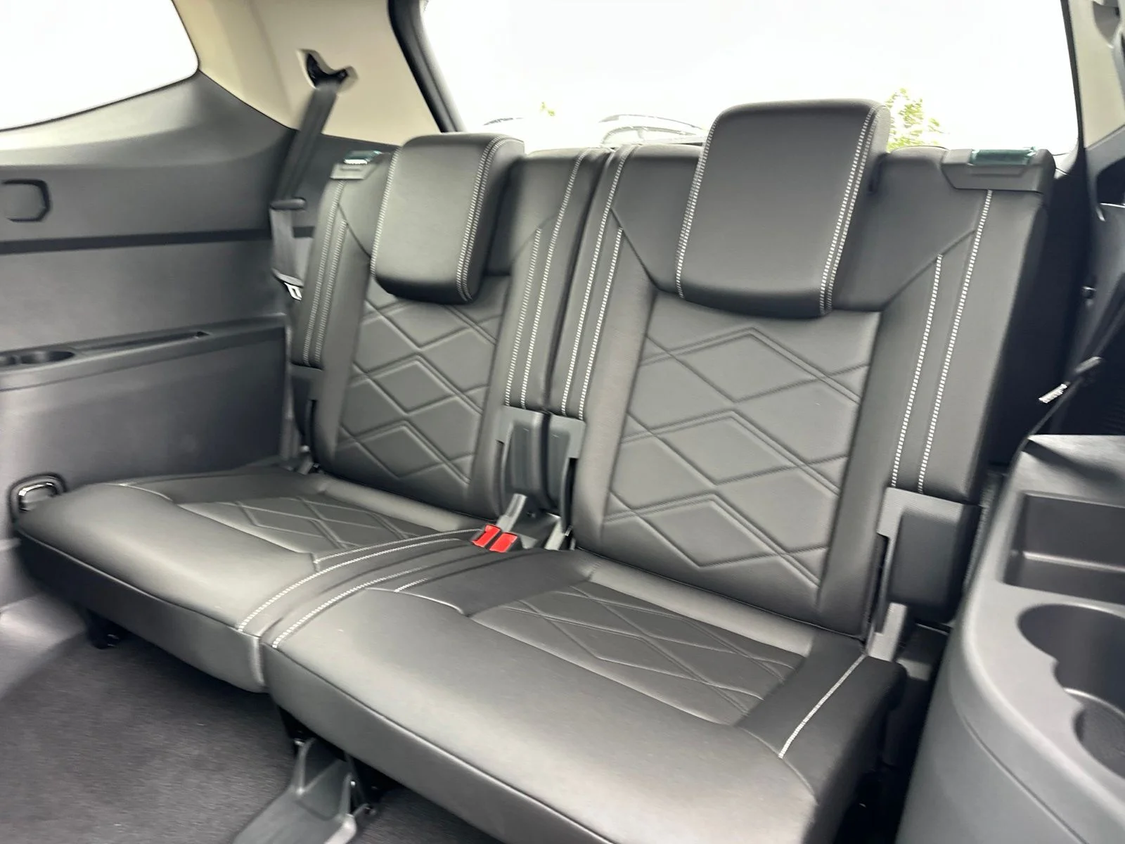 New 2026 Black Volkswagen 2.0T SE w/Technology image 22