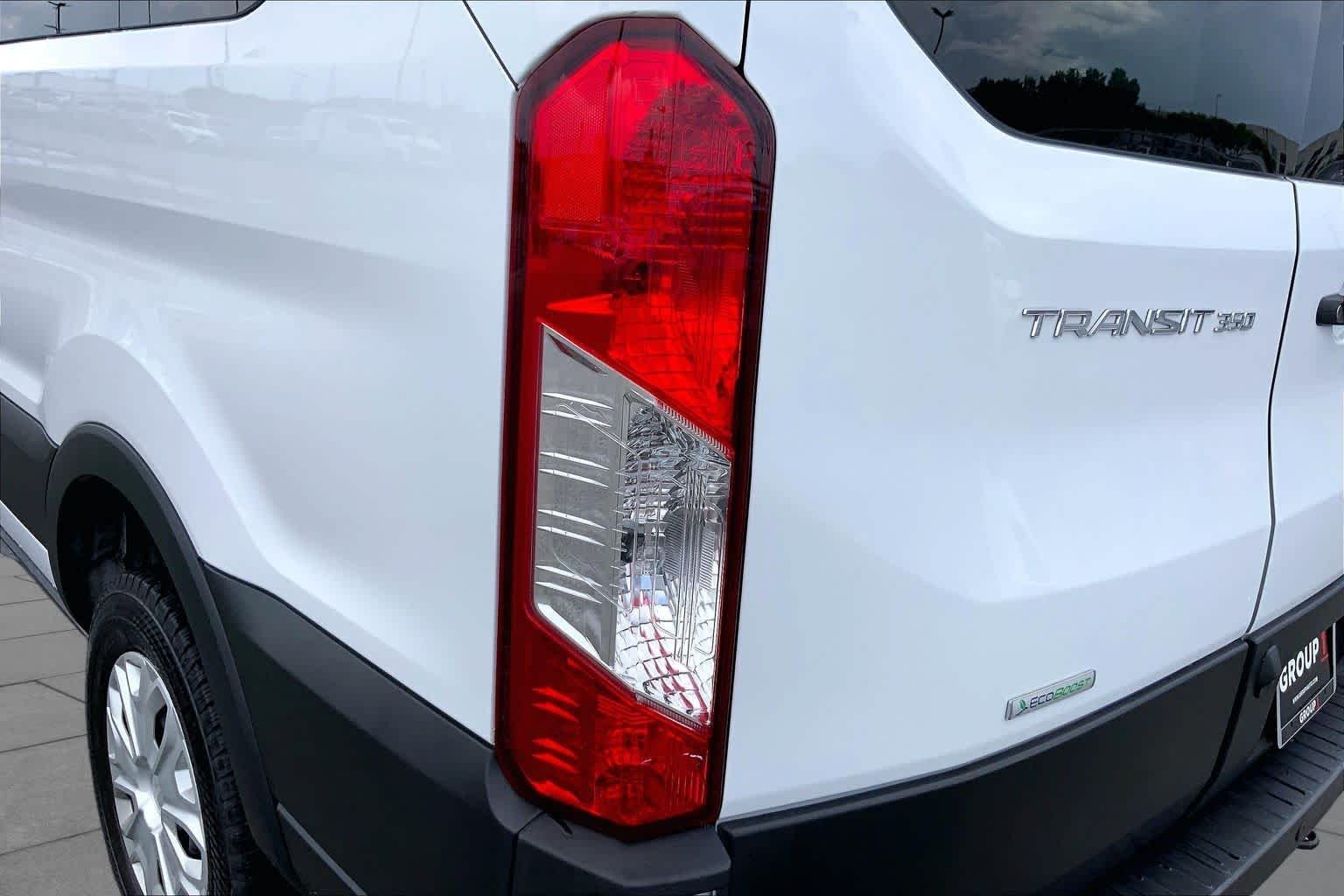Used 2025 Oxford White Ford XLT image 27