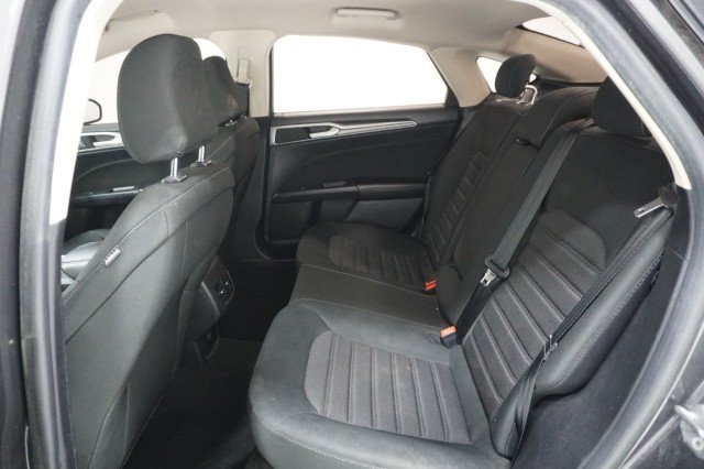 Used 2020 GREY Ford SE image 19