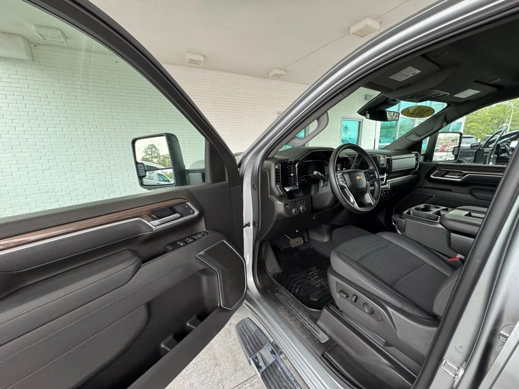 Used 2025 Sterling Gray Metallic Chevrolet LT image 11