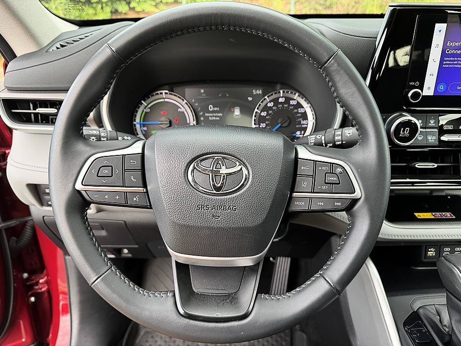 Used 2026 Ruby Flare Pearl Toyota Hybrid XLE image 14