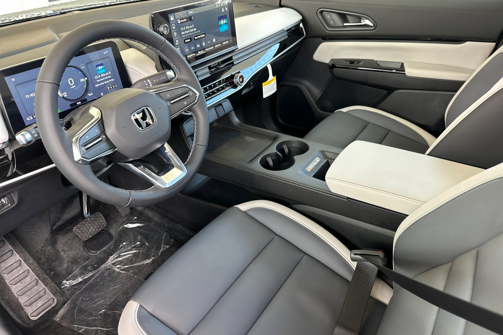 New 2026 Frostline White Pearl Honda Touring image 10