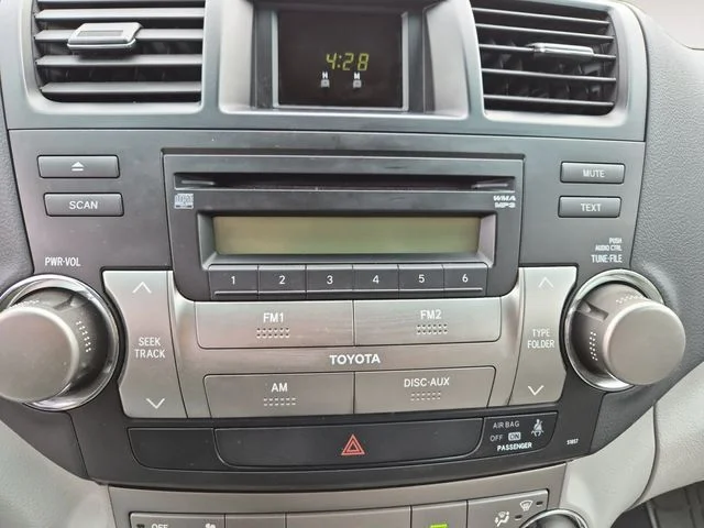 Used 2010 Cypress Pearl Toyota Base image 15
