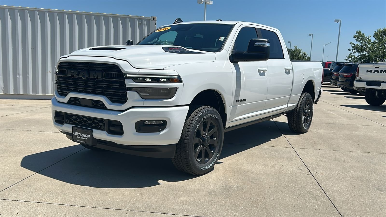 New 2026 Bright White Clear-Coat Exterior Paint RAM Laramie image 8